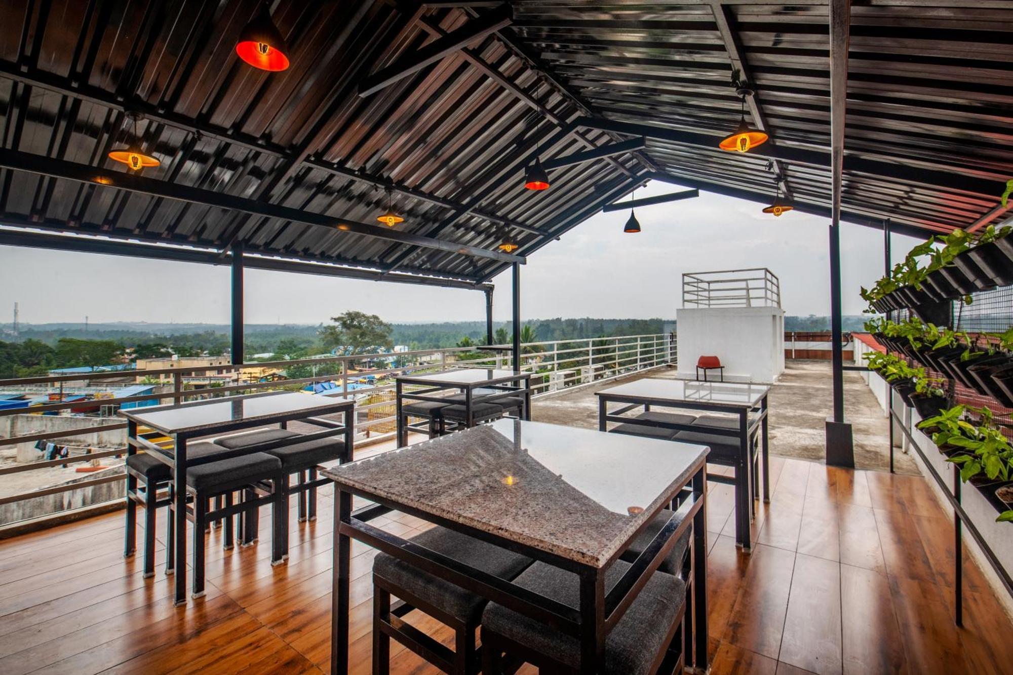Treebo Sans Sarav Kushalnagar Hotel Madikeri Buitenkant foto
